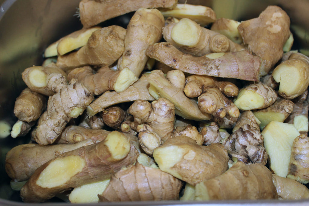 Wir verwenden ausschließlich frischen Bio Ingwer für unsere Hennapfrupfa Mischung