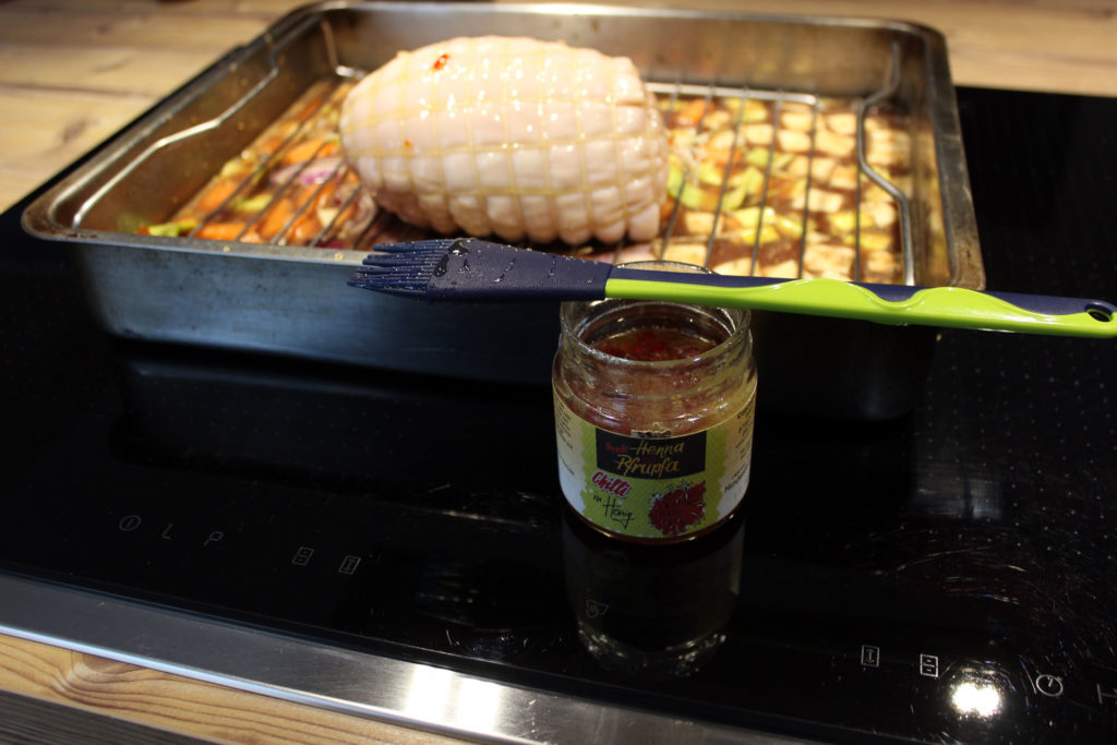 Schmierst Du ihn mit "Hennapfrupfa" ein schmeckt der Braten besonders fein Conrad's Honigland emmapfrupfa Chilli in Honig