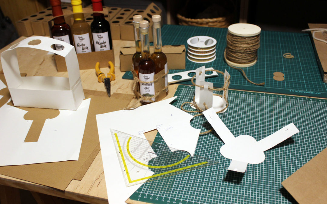 Nicht nur unsere Produkte stellen wir selbst her! Ja auch die Geschenkverpackungen sind Nachhaltig und Komplett selbst gemacht!